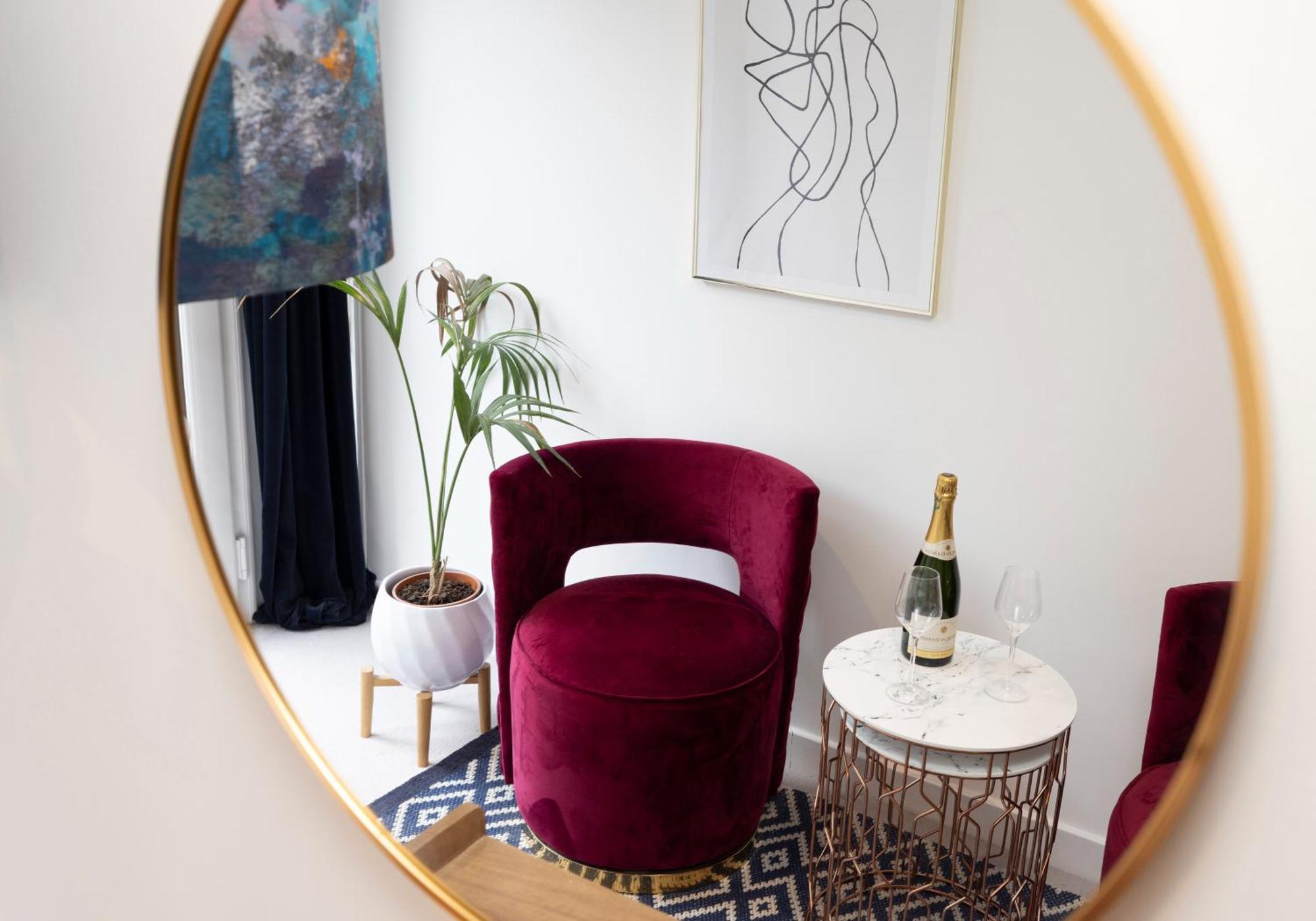 Stylish Mews House Old Town 1-br With Parking Appartement *