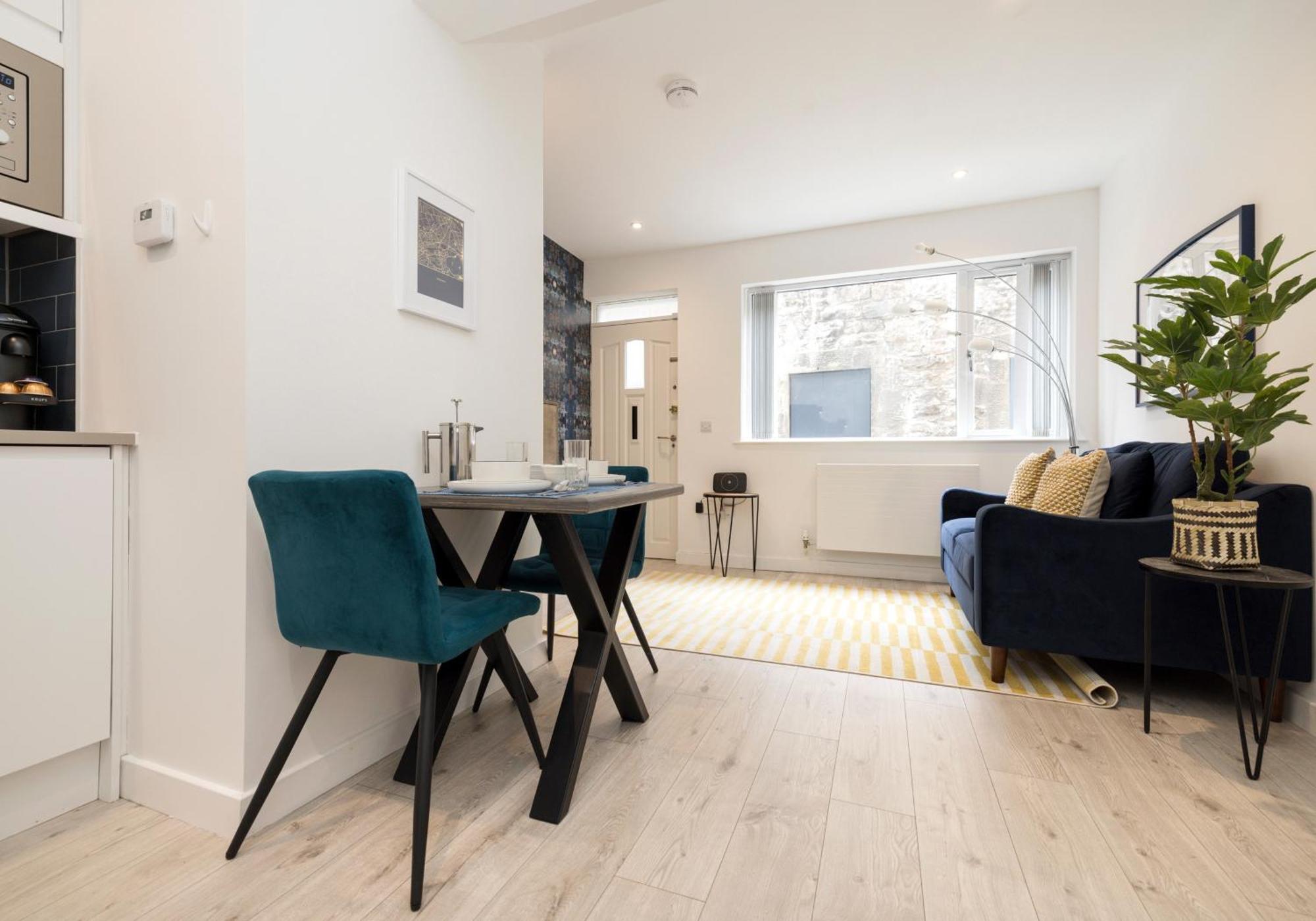 Stylish Mews House Old Town 1-br With Parking Appartement Edinburgh